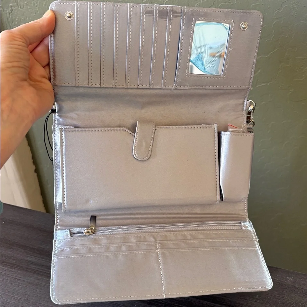 RSVP Silver Wristlet Evening Purse with Removable Silver Chain Strap NWT